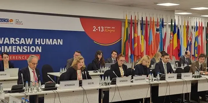Manuál pro začínající autokraty a diktátory